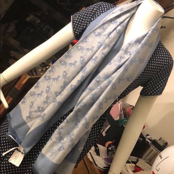 Coach designer scarf horse - Picture 1 of 5